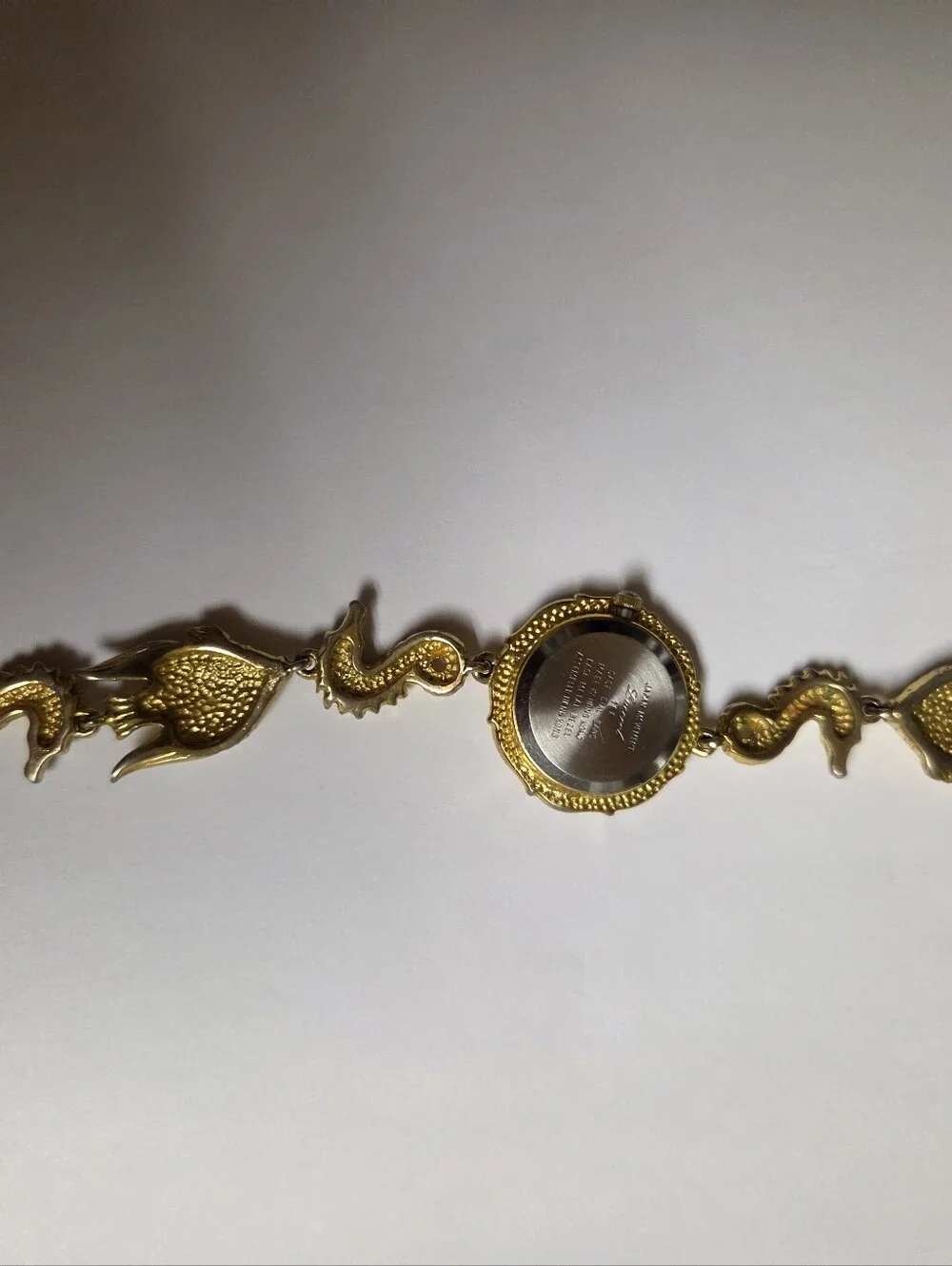 Lucoral elegant gold
